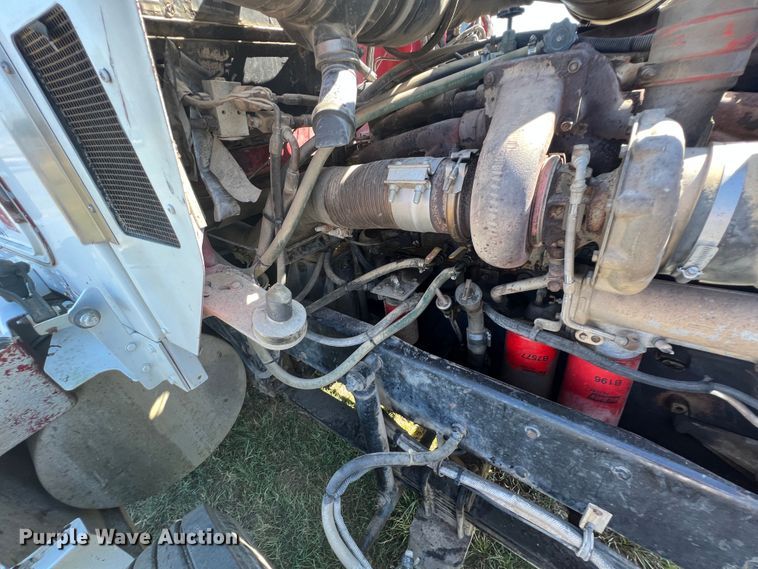 image for item IA9013 1987 Kenworth T600  semi truck