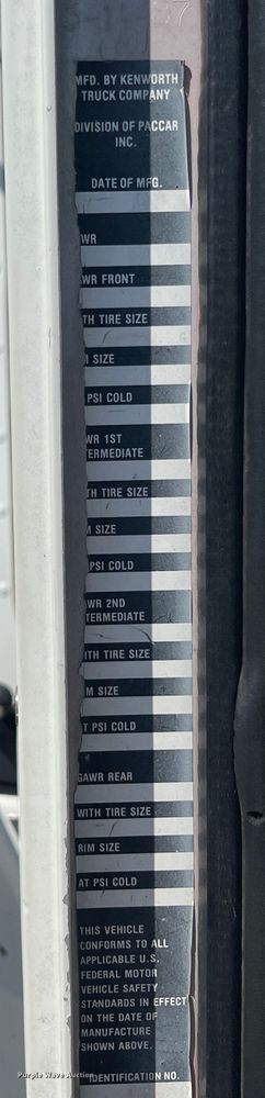 image for item IA9013 1987 Kenworth T600  semi truck
