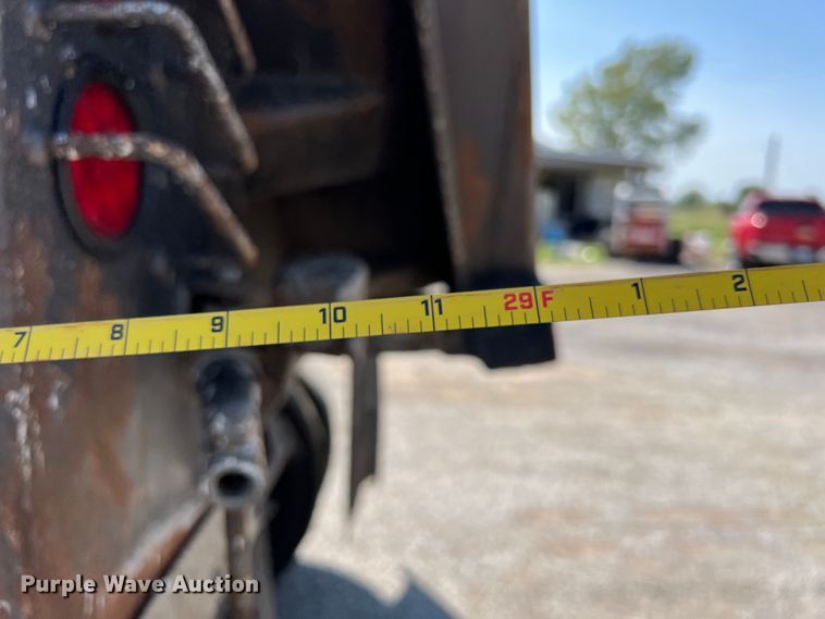 image for item IA9151 2002 Travis  end dump trailer