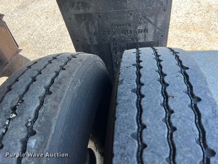 image for item IA9151 2002 Travis  end dump trailer