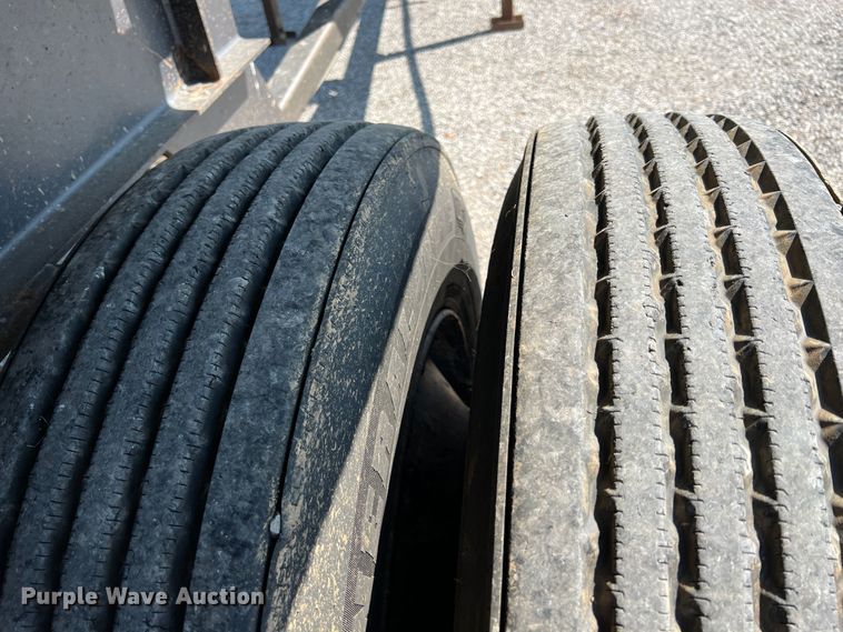 image for item IA9151 2002 Travis  end dump trailer