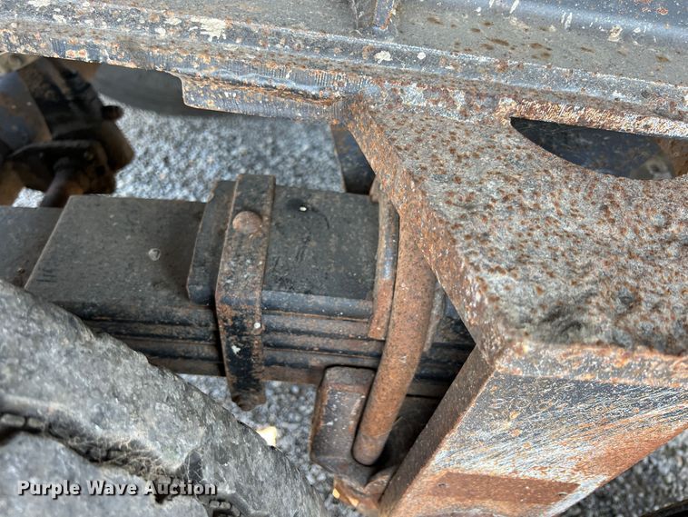 image for item IA9151 2002 Travis  end dump trailer