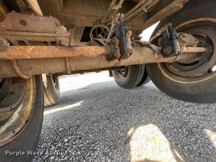 image for item IA9151 2002 Travis  end dump trailer