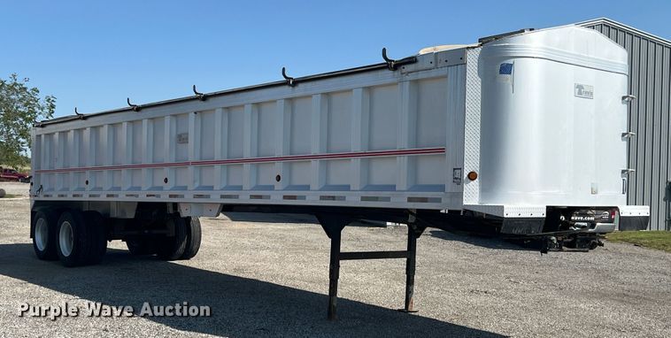 image for item IA9152 2005 Travis  end dump trailer