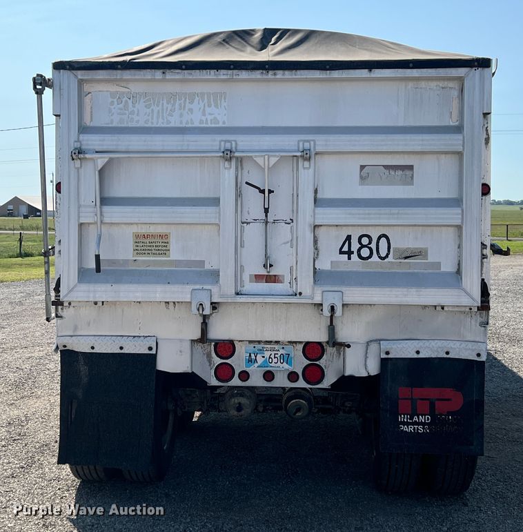 image for item IA9152 2005 Travis  end dump trailer