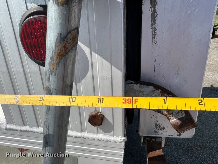 image for item IA9152 2005 Travis  end dump trailer