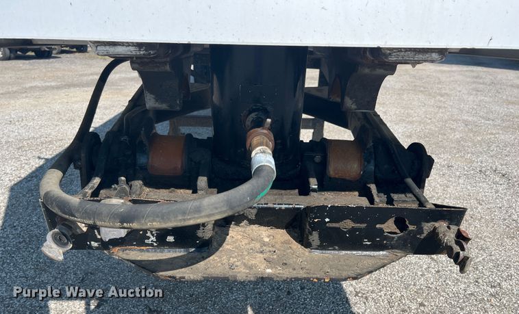 image for item IA9152 2005 Travis  end dump trailer