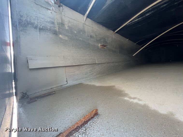 image for item IA9152 2005 Travis  end dump trailer