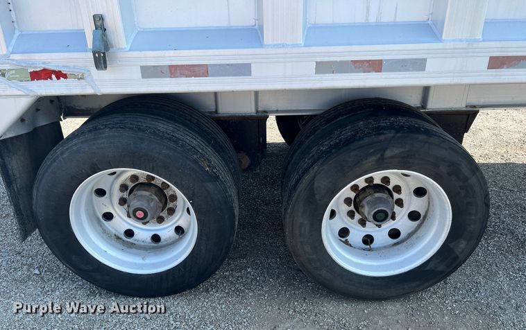 image for item IA9152 2005 Travis  end dump trailer