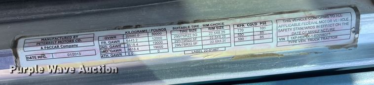 image for item IA9153 2014 Peterbilt 386  semi truck