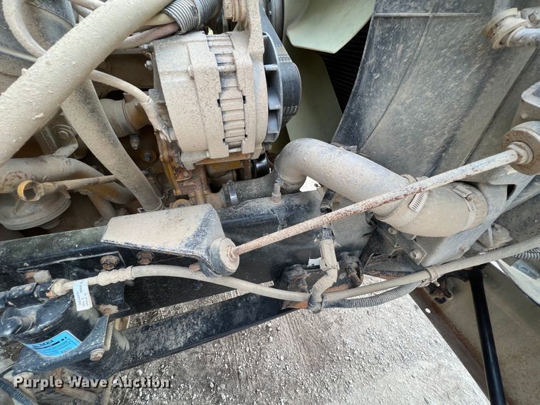 image for item IA9164 2001 International 9200i  semi truck