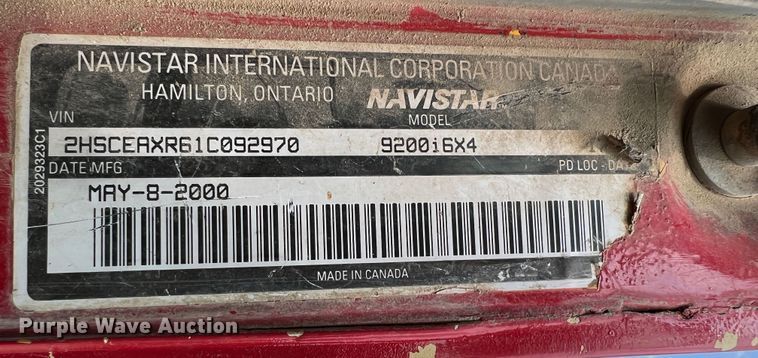 image for item IA9164 2001 International 9200i  semi truck