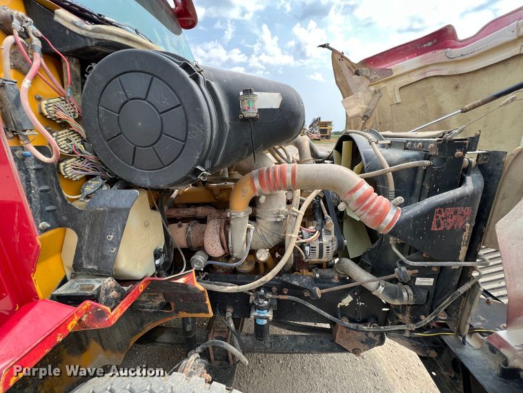 image for item IA9165 2001 International 9200i  semi truck