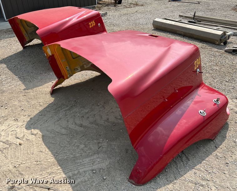 (2) truck tractor hoods in Humboldt, KS Item IA9166 sold Purple Wave