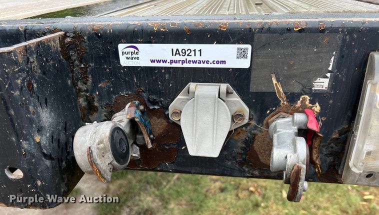 image for item IA9211 2016 Great Dane  flatbed trailer