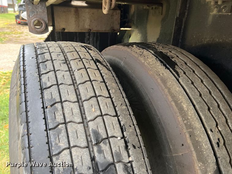 image for item IA9211 2016 Great Dane  flatbed trailer