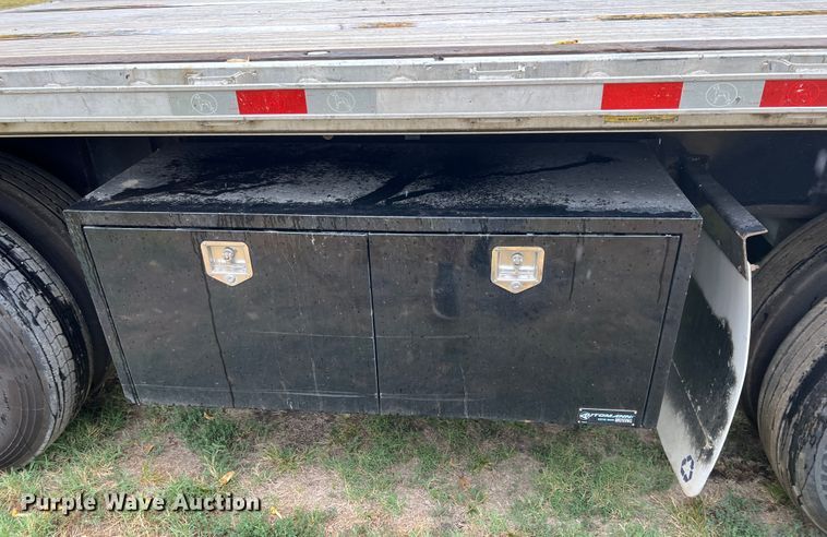 image for item IA9211 2016 Great Dane  flatbed trailer