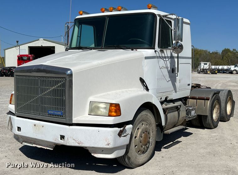 image for item IA9227 1991 White GMC WIA  semi truck