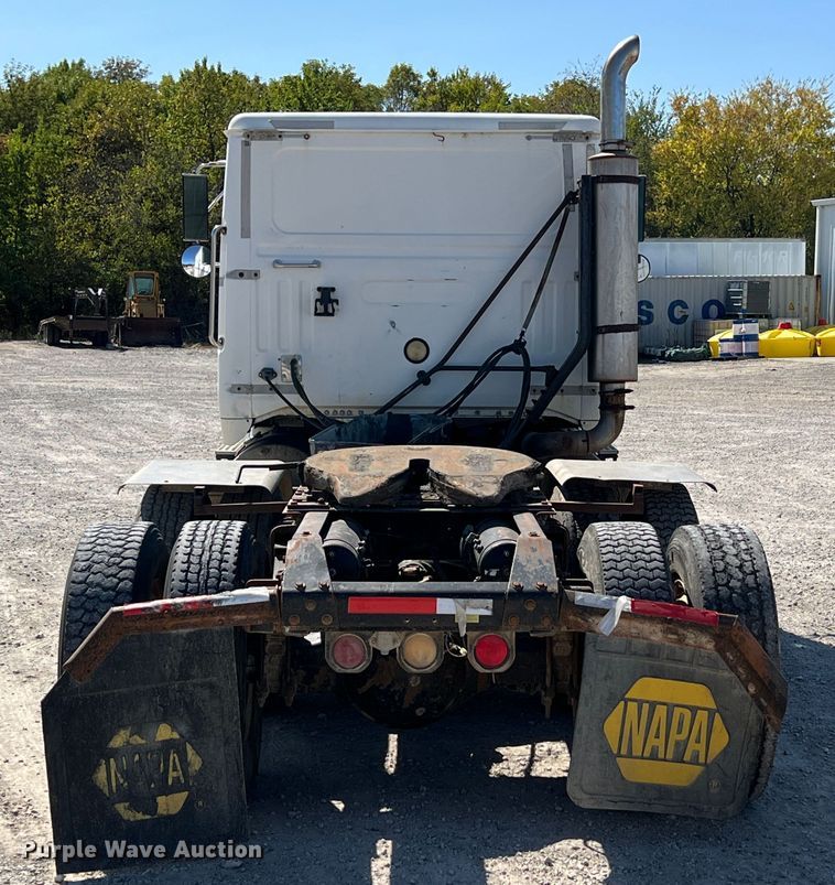 image for item IA9227 1991 White GMC WIA  semi truck