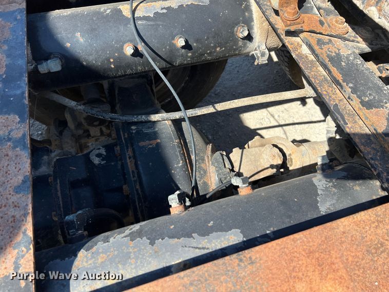 image for item IA9227 1991 White GMC WIA  semi truck