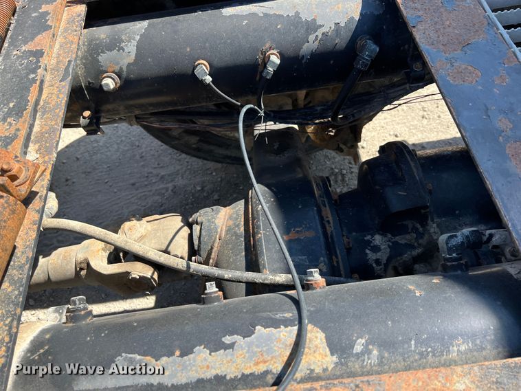 image for item IA9227 1991 White GMC WIA  semi truck