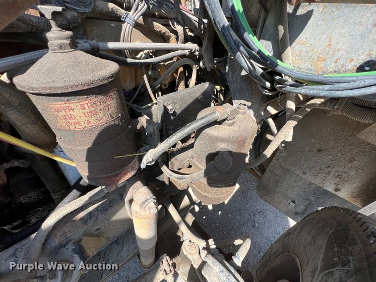 image for item IA9227 1991 White GMC WIA  semi truck