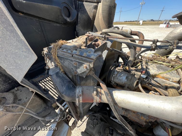 image for item IA9227 1991 White GMC WIA  semi truck