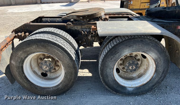 image for item IA9227 1991 White GMC WIA  semi truck