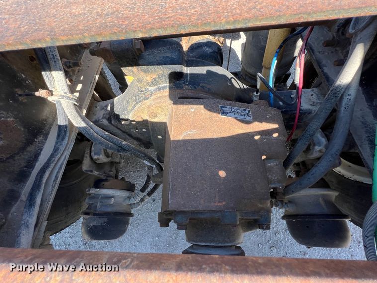 image for item IA9229 1998 Volvo WCA  semi truck