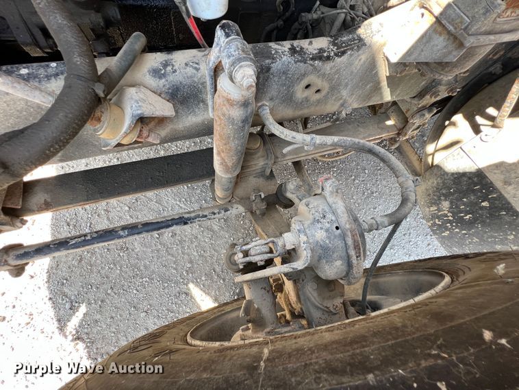 image for item IA9229 1998 Volvo WCA  semi truck