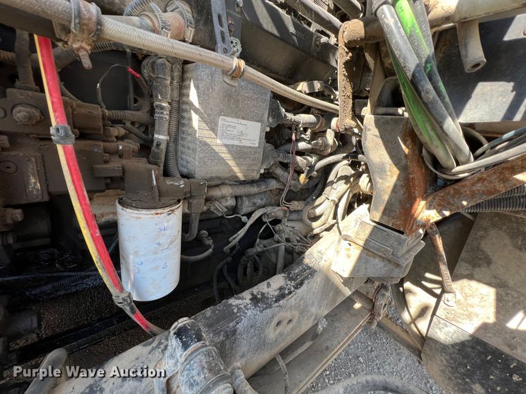 image for item IA9229 1998 Volvo WCA  semi truck