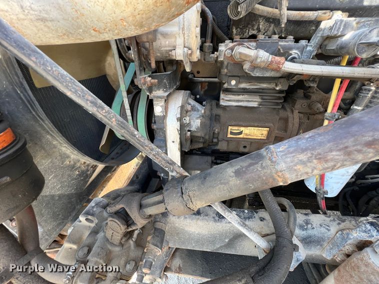 image for item IA9229 1998 Volvo WCA  semi truck