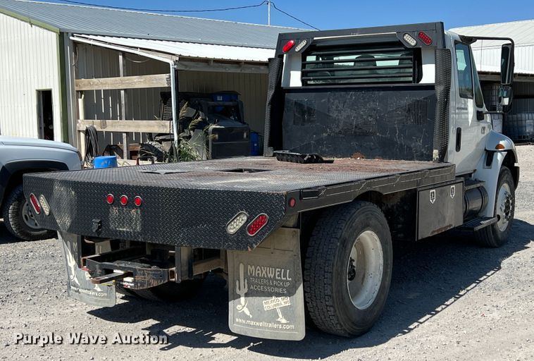 image for item IA9232 2007 International 4300  flatbed truck