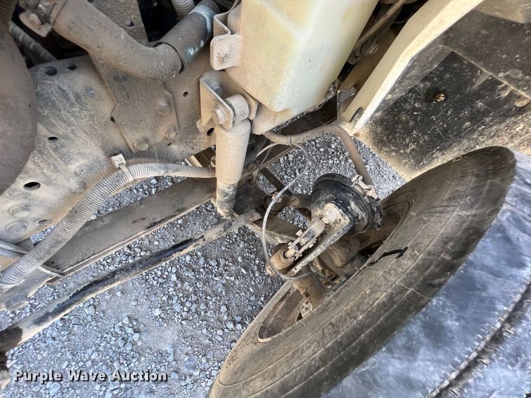 image for item IA9232 2007 International 4300  flatbed truck