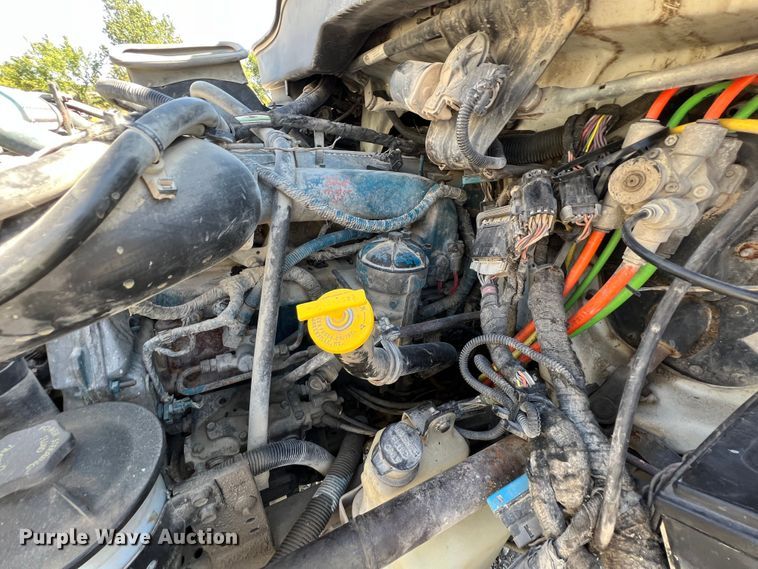 image for item IA9232 2007 International 4300  flatbed truck