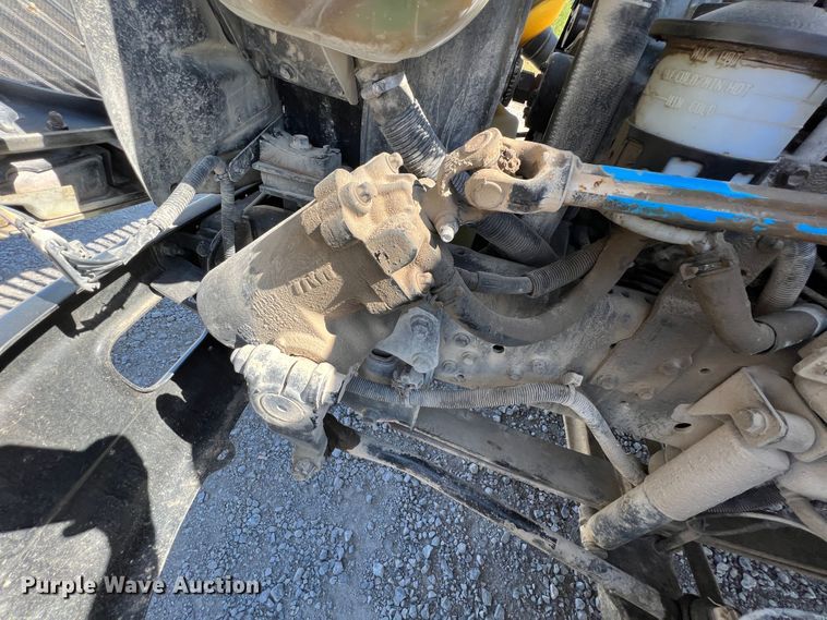 image for item IA9232 2007 International 4300  flatbed truck