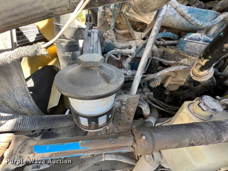 image for item IA9232 2007 International 4300  flatbed truck