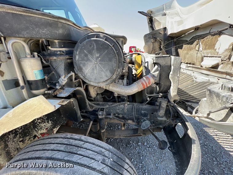 image for item IA9232 2007 International 4300  flatbed truck