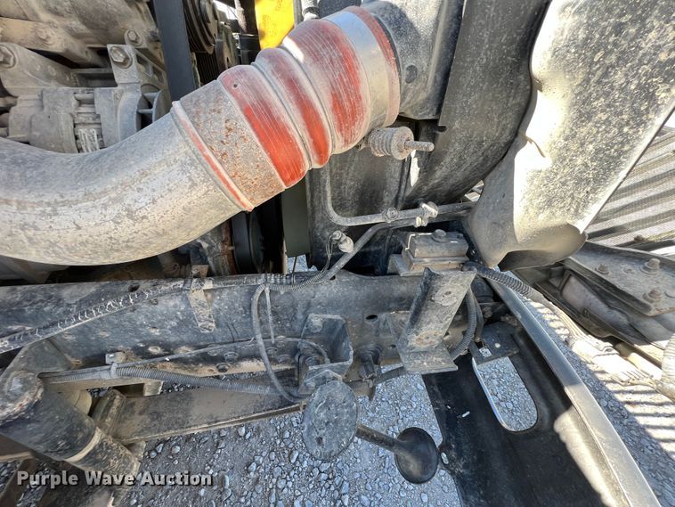 image for item IA9232 2007 International 4300  flatbed truck