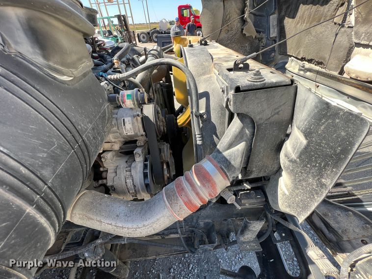 image for item IA9232 2007 International 4300  flatbed truck