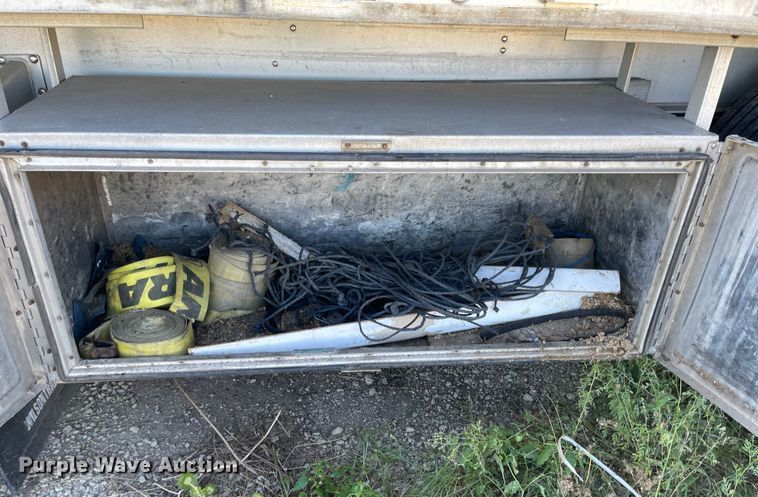 image for item JD9339 2006 Wilson ACF300  flatbed trailer