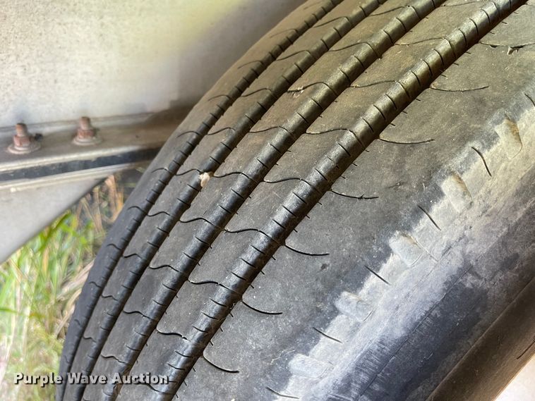 image for item JD9339 2006 Wilson ACF300  flatbed trailer