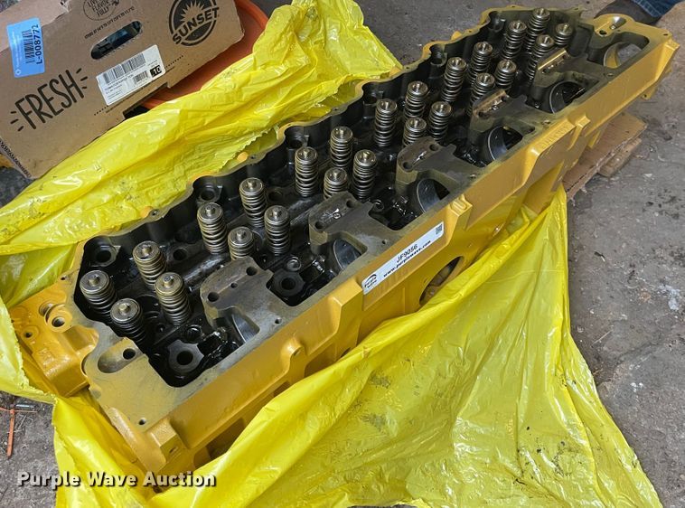 Caterpillar cylinder head in Topeka, KS Item JF9056 sold Purple Wave