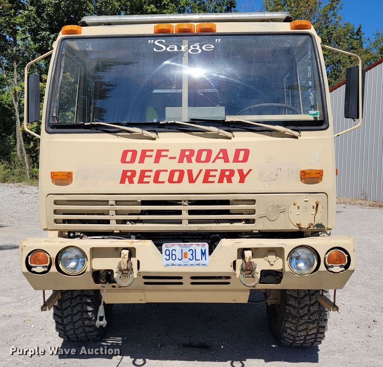 image for item JL9357 1994 Stewart & Stevenson M-1089  recovery truck