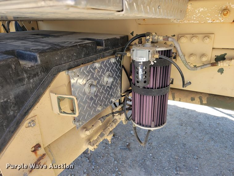 image for item JL9357 1994 Stewart & Stevenson M-1089  recovery truck