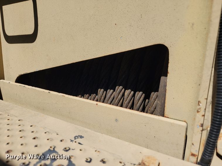 image for item JL9357 1994 Stewart & Stevenson M-1089  recovery truck