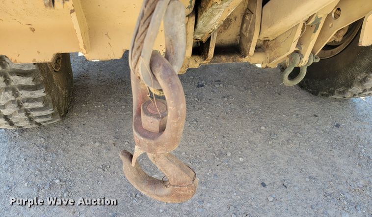 image for item JL9357 1994 Stewart & Stevenson M-1089  recovery truck