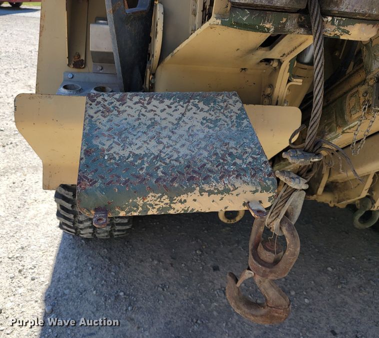 image for item JL9357 1994 Stewart & Stevenson M-1089  recovery truck