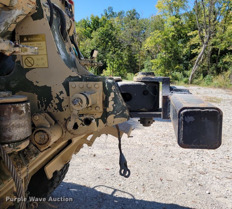 image for item JL9357 1994 Stewart & Stevenson M-1089  recovery truck