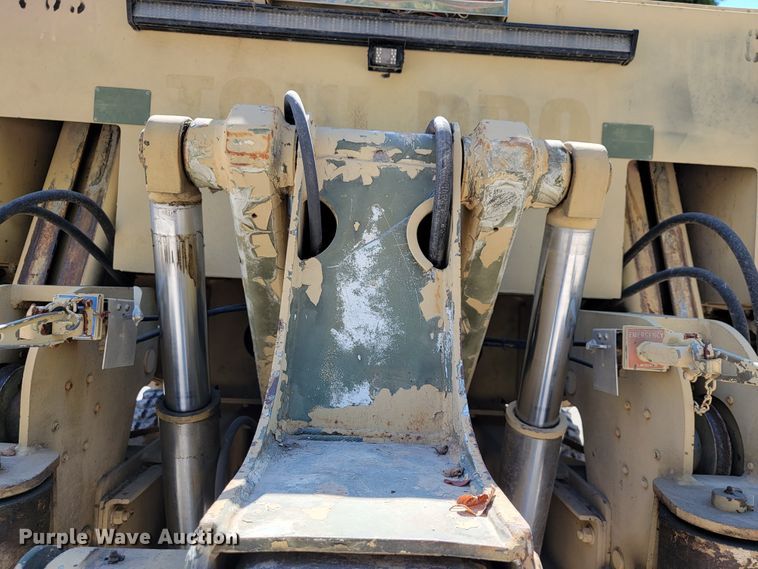 image for item JL9357 1994 Stewart & Stevenson M-1089  recovery truck